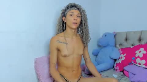 stassiebell online show from December 20, 1:54 pm