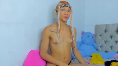 stassiebell online show from February 5, 5:52 am