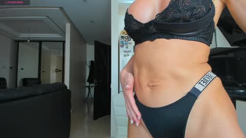 Snapshot of stasyq555 chatting on February 5, 8:00 am StasyQ555 online show from February 5, 8:00 am