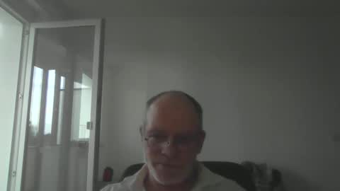 Snapshot of statisfaktion chatting on May 29, 6:50 pm statisfaktion online show from May 29, 6:50 pm
