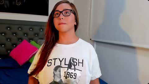 Snapshot of staywithme_x chatting on December 30, 2:42 am Melany online show from December 30, 2:42 am