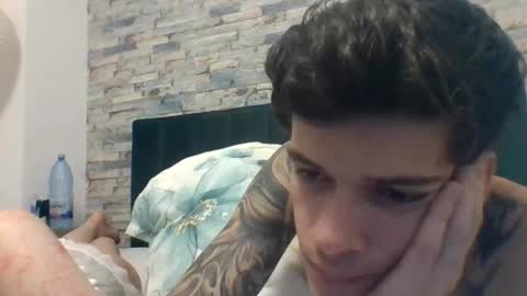 staywithuss online show from April 21, 2:51 am