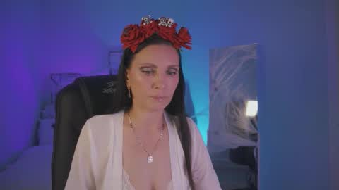 steaflers_mom online show from October 17, 7:44 am