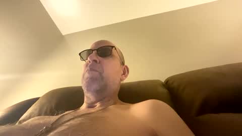 steel259373 online show from December 3, 7:05 am