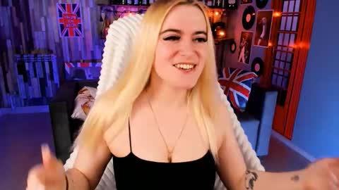 stef_nicks online show from March 17, 9:23 am