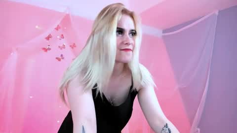 Snapshot of stef_nicks chatting on May 7, 9:14 am stef_nicks online show from May 7, 9:14 am