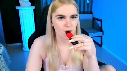 Snapshot of stef_nicks chatting on May 11, 9:04 am stef_nicks online show from May 11, 9:04 am