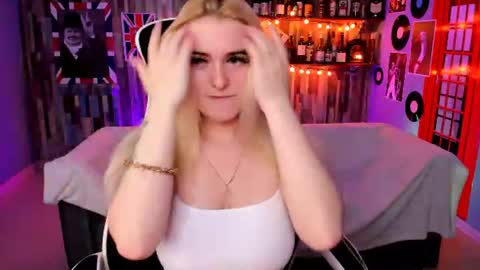 Snapshot of stef_nicks chatting on June 10, 5:07 am stef_nicks online show from June 10, 5:07 am