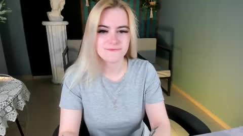 Snapshot of stef_nicks chatting on June 28, 5:24 am stef_nicks online show from June 28, 5:24 am
