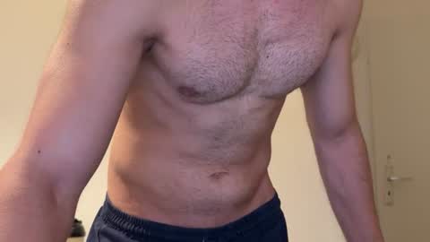 Snapshot of stefan45017 chatting on June 10, 7:46 pm Stefan online show from June 10, 7:46 pm