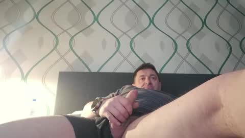 stefan_76 online show from March 13, 12:56 pm