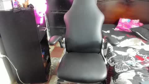 julieth-cancer online show from December 4, 7:33 pm