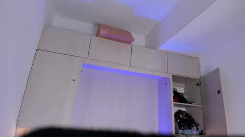 stefannyevans_ online show from September 12, 12:16 pm