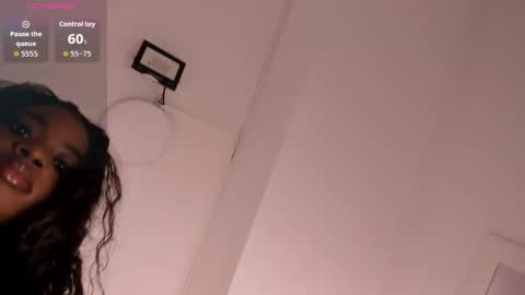 stefannyevans_ online show from October 4, 12:03 pm