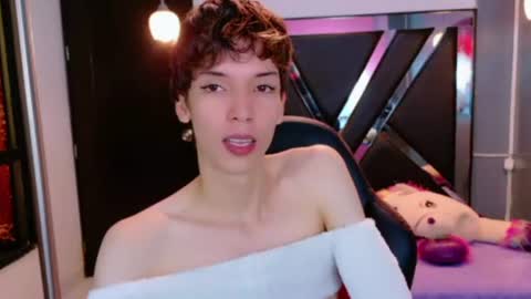 stefany piink online show from June 10, 12:15 pm
