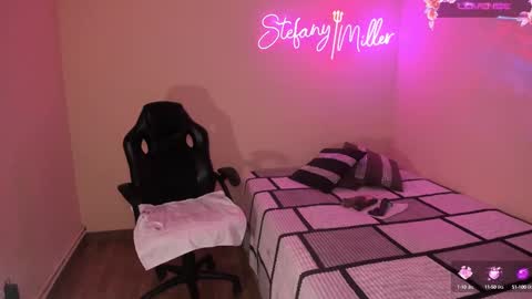 Snapshot of stefanyhotmilf chatting on February 26, 4:03 pm stefany online show from February 26, 4:03 pm