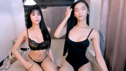 Snapshot of steffani_deluxe chatting on May 5, 4:31 am STEF online show from May 5, 4:31 am