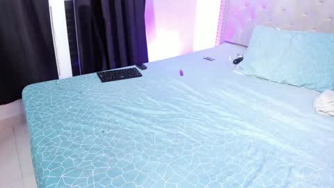 Snapshot of steffany_lopez_ chatting on January 14, 9:30 pm steffany_lopez_ online show from January 14, 9:30 pm