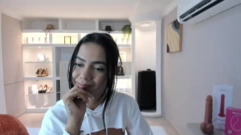 Stefana Mirlow  online show from June 3, 2:33 pm