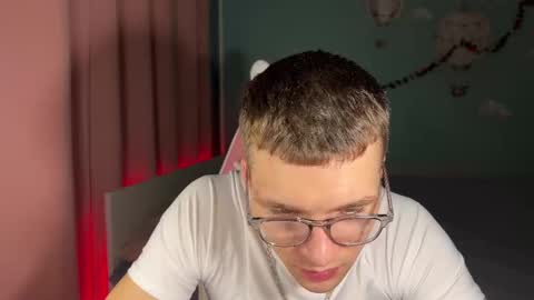 Stefi and Akin online show from October 29, 7:04 pm