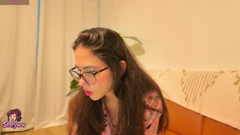 Snapshot of stefyww chatting on April 18, 10:32 pm Stefy online show from April 18, 10:32 pm