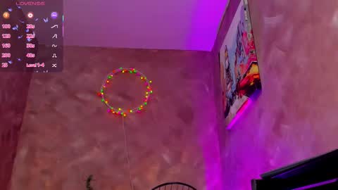 stella online show from December 18, 8:15 pm