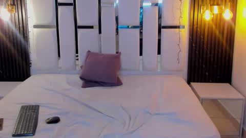 STELA online show from December 22, 2:30 am