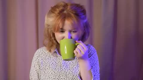 Stella online show from September 19, 5:09 am