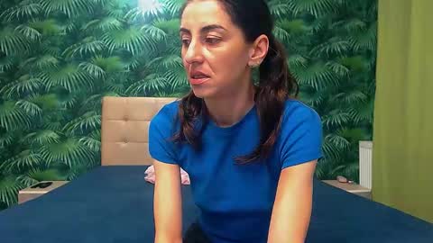 Snapshot of stella_john chatting on January 13, 5:33 am Stella John online show from January 13, 5:33 am