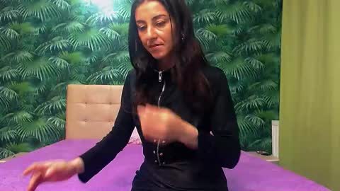 Snapshot of stella_john chatting on November 17, 6:08 am Stella John online show from November 17, 6:08 am