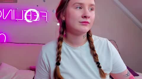 Stella online show from April 22, 9:22 am