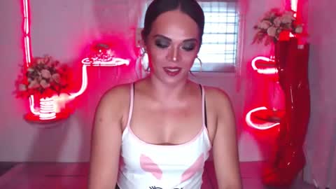 Snapshot of stellabronze chatting on December 16, 3:30 am stella online show from December 16, 3:30 am