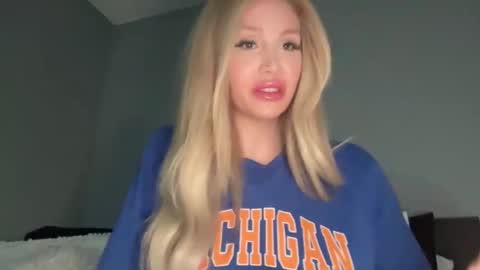 Stella Bella online show from February 14, 3:43 am