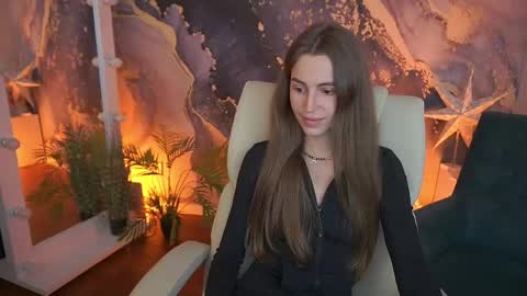 stellahoneywell online show from June 2, 2:08 pm