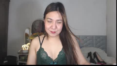 Stella online show from December 19, 8:32 am