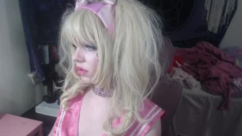 Snapshot of stellalocke chatting on September 12, 10:26 am StellaLocke online show from September 12, 10:26 am