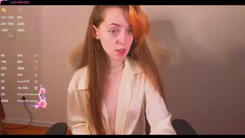 Snapshot of stellamontis chatting on June 15, 3:31 am Stella online show from June 15, 3:31 am