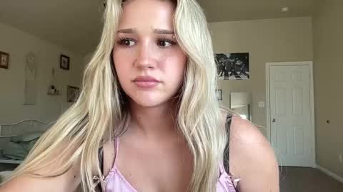 Snapshot of stellaraexox chatting on September 17, 11:06 pm stellaraexox online show from September 17, 11:06 pm