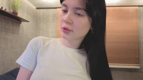 Snapshot of stellarpink chatting on April 2, 11:13 pm Eva online show from April 2, 11:13 pm