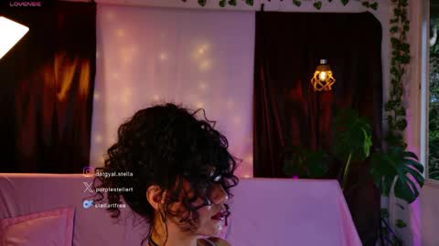 stellart_ online show from April 5, 10:40 pm