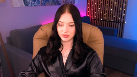 Snapshot of stellary_shy chatting on December 4, 4:38 pm Stellary online show from December 4, 4:38 pm