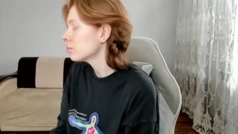 S T E L L A online show from April 26, 11:08 am