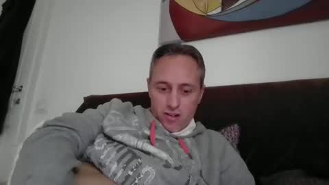 sten015 online show from February 5, 1:27 pm