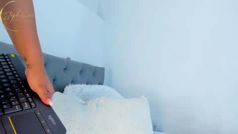 Stephania  online show from January 24, 2:39 am