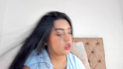 Stephania  online show from September 18, 9:22 am