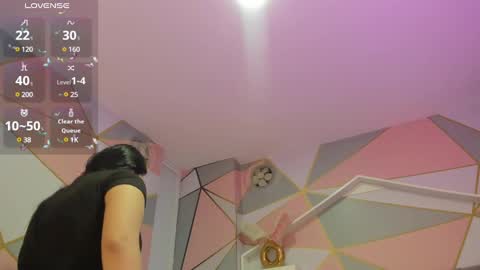Snapshot of stephania_diamond chatting on February 5, 2:40 am         online show from February 5, 2:40 am