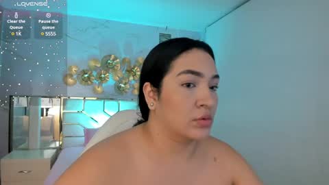 Snapshot of stephania_diamond chatting on March 9, 2:18 am         online show from March 9, 2:18 am