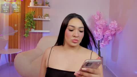 Snapshot of stephania_diamond chatting on September 16, 2:45 am         online show from September 16, 2:45 am
