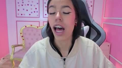 Stephania online show from October 2, 11:39 am