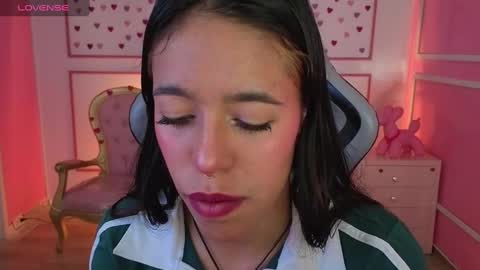 Stephania online show from October 9, 1:20 pm